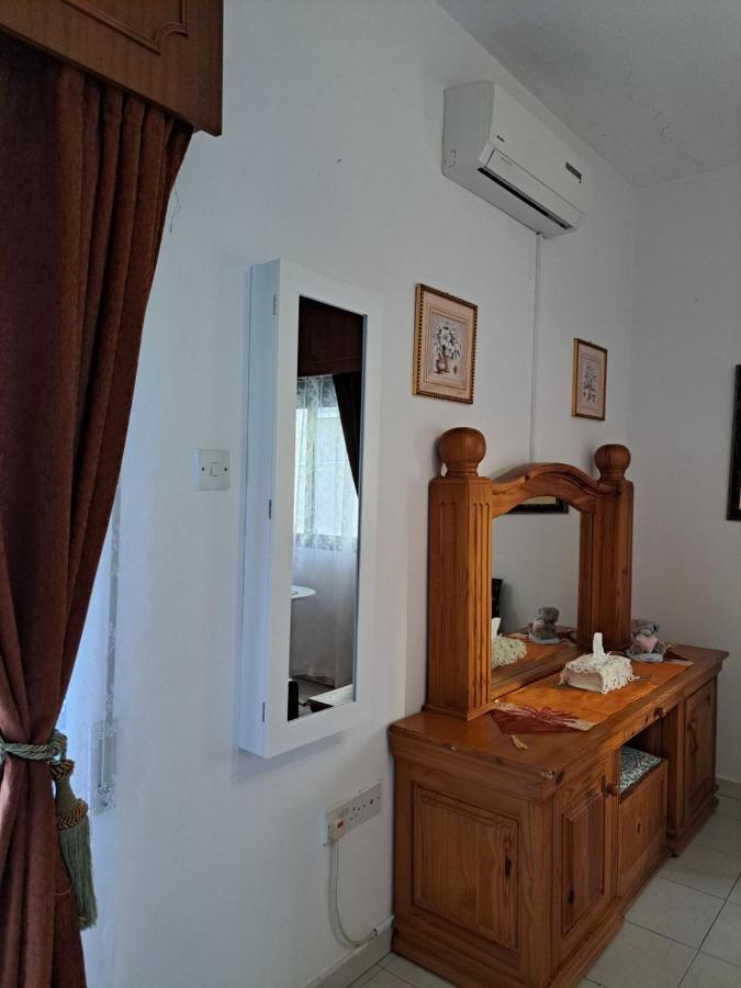Shared Top 1St Floor Villa ليماسول المظهر الخارجي الصورة
